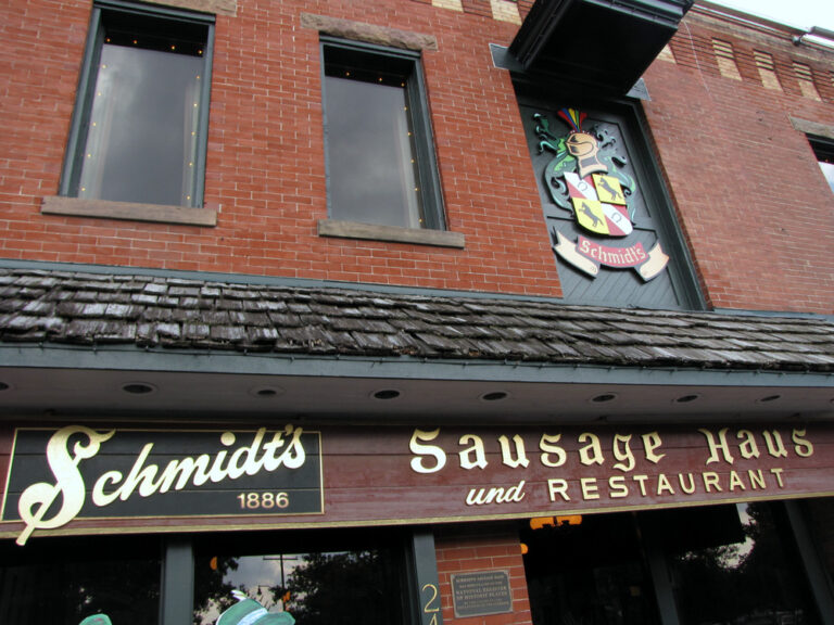 Schmidt's Sausage Haus Und Restaurant