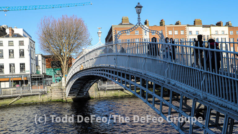 Ha&rsquo;penny Bridge